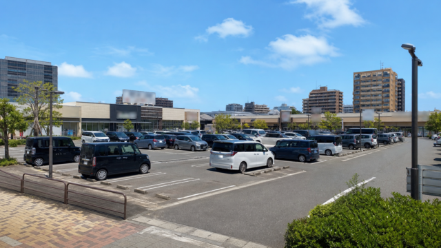 万代の駐車場 アイキャッチ